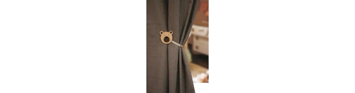 MAGNETIC CURTAIN DECORATIONS