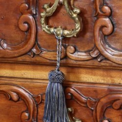 Classic Exquisite Key Tassel 1050-00 Navy Taupe