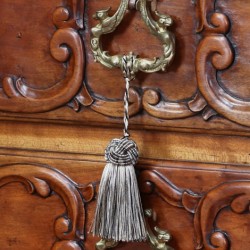 Classic New York Key Tassel 1050-00 Soho